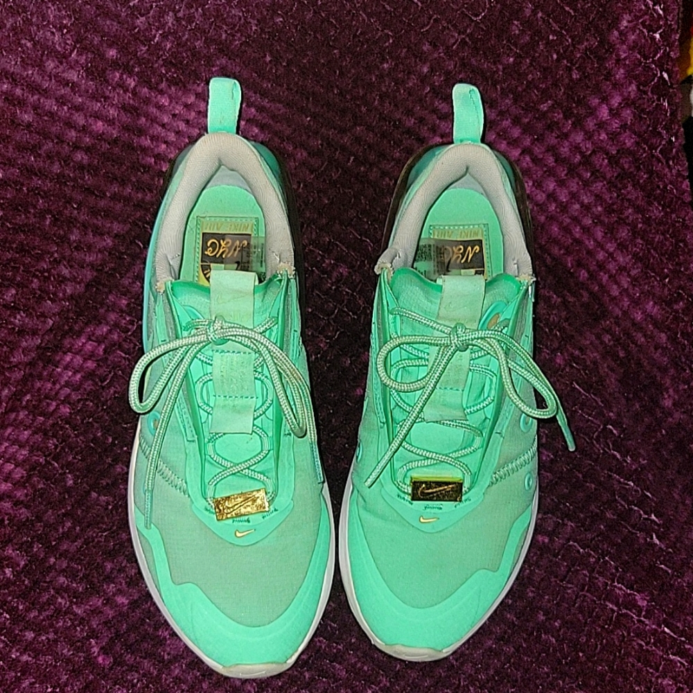 NIKE Air Max City Special